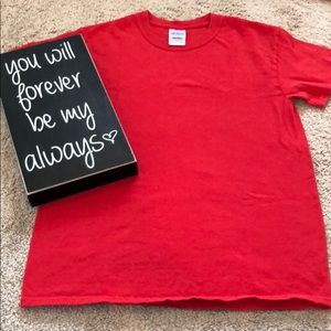 100% heavy cotton red T-shirt. EUC.  Men’s small.